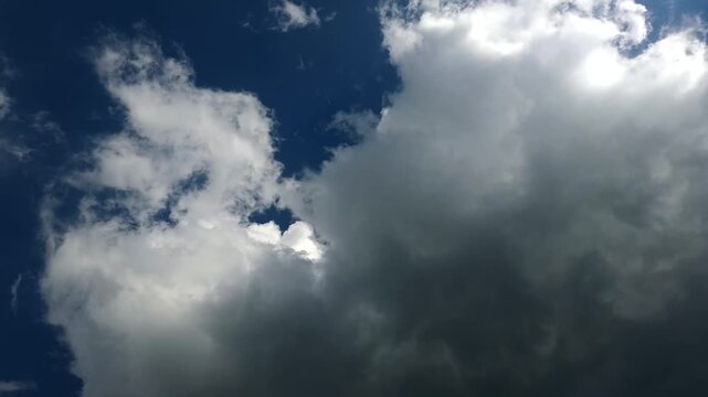 beautyful white clouds in the sky, clouds background
