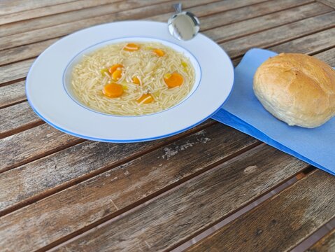 Nudelsuppe mit M&ouml;hren