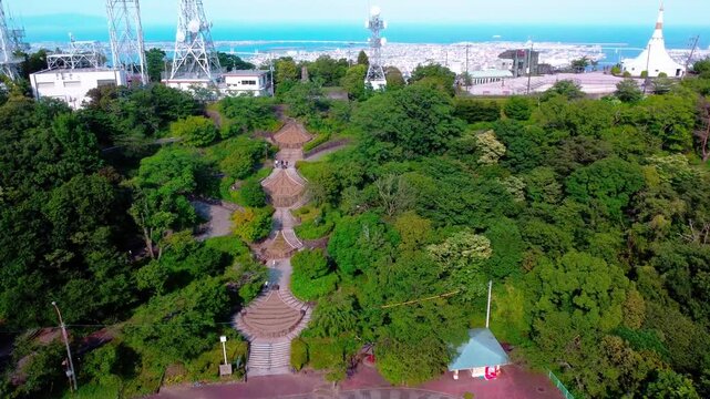 徳島の眉山と街の風景を空撮　4K
