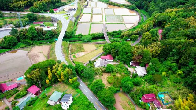 田舎の廃校を空撮　4K