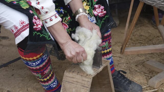 Sheep Wool Combing Textile Craft