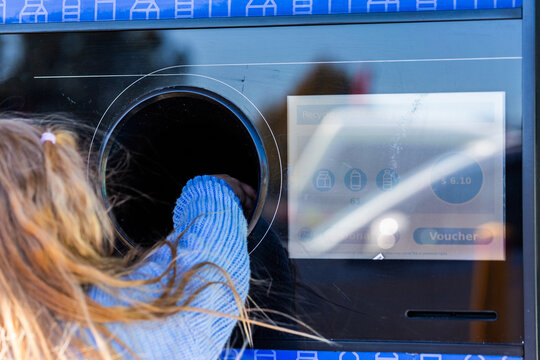 return and earn collection point screen with money to redeem from returned recycling