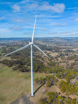 The Sapphire Wind Farm between Inverell and Glen Innes