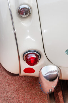 古い車のテールライト　Taillights of old cars, classic cars