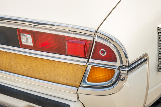 古い車のテールライト　Taillights of old cars, classic cars