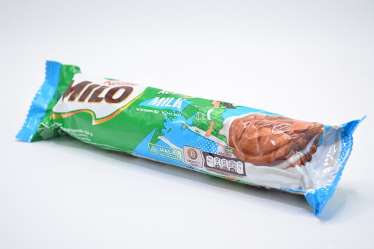 Nestle milo activ milk biscuit sandwich pack in Manila, Philippines