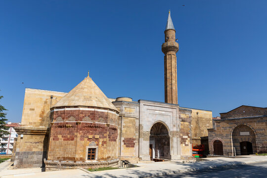 Sungur Bey Mosque, built in the Ilkhanid period in the center of Niğde, commissioned in the name of the governor of that time.