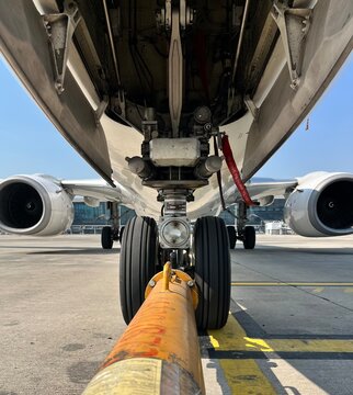 Landing gear aircraft position before pushback