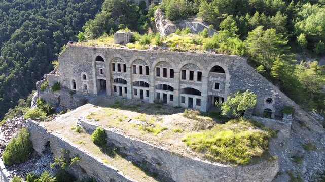 Fort de Tournoux - Forteresse militaire de la vall&eacute;e de l'Ubaye - Alpes-de-Haute-Provence, France - drone 4k