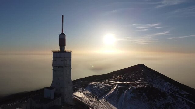 Mont Ventoux - G&eacute;ant de Provence et sommet lunaire - Vaucluse, Provence, France - drone 4k