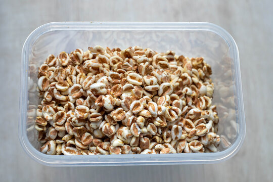 Puffed organic spelt