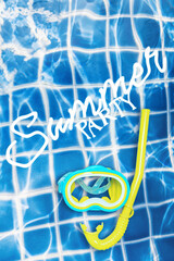 Obraz premium Happy birthday party with swimming and fun activities at the pool in summer