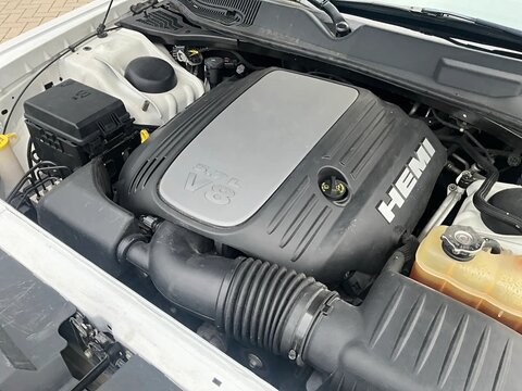 Dodge Charger HEMI 5.7L V8 engine