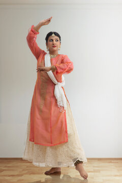 Kathak dancer giving a mesmerising performance at home.