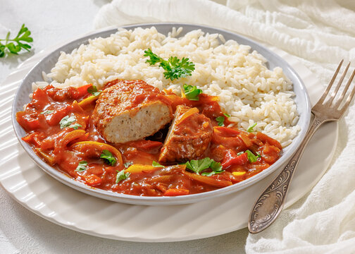 American Ground Meat Patty In Pepper Tomato Sauce