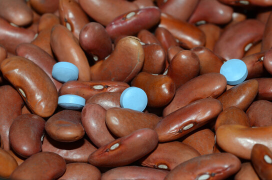 red beans background/FINASTERIDE 5MG TABLETS