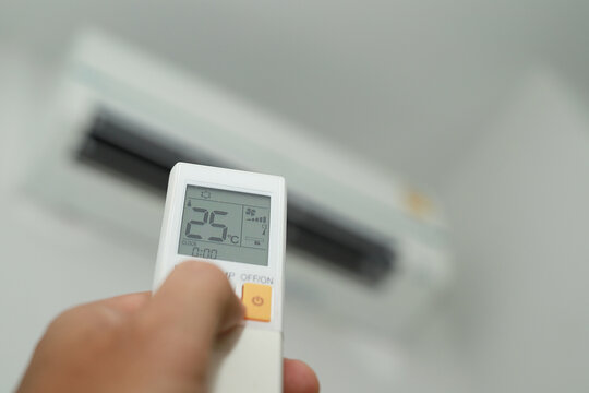 Energy-saving inverter air conditioner for home