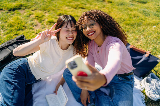 Two women during a picnic