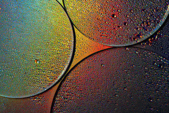Abstract neon pattern with water droplets