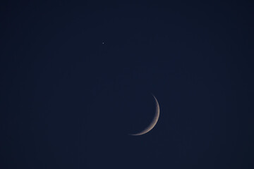 Rencontre entre la Lune et Vénus à la tombée de la nuit © Guillaume boulanger