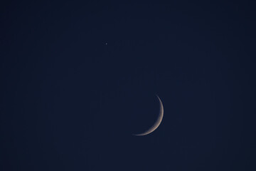 Rencontre entre la Lune et Vénus à la tombée de la nuit © Guillaume boulanger