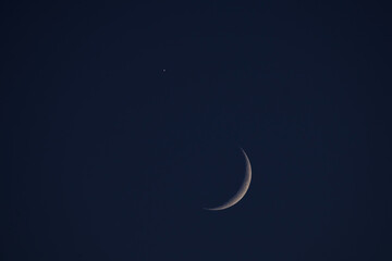 Rencontre entre la Lune et Vénus à la tombée de la nuit © Guillaume boulanger