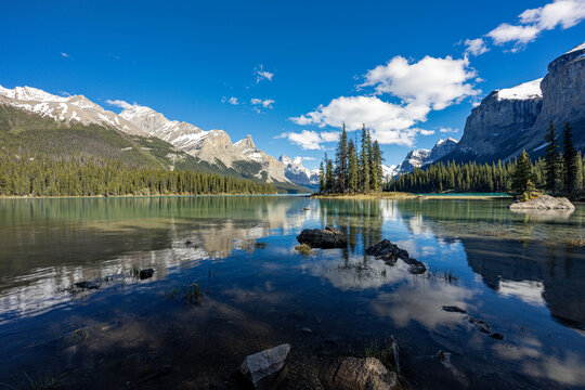 Panoramic View of Spirit Island's Forested Shoreline, Maligne Lake