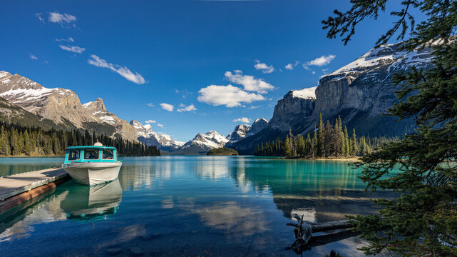 Iconic View of Spirit Island, Maligne Lake, Jasper National Park