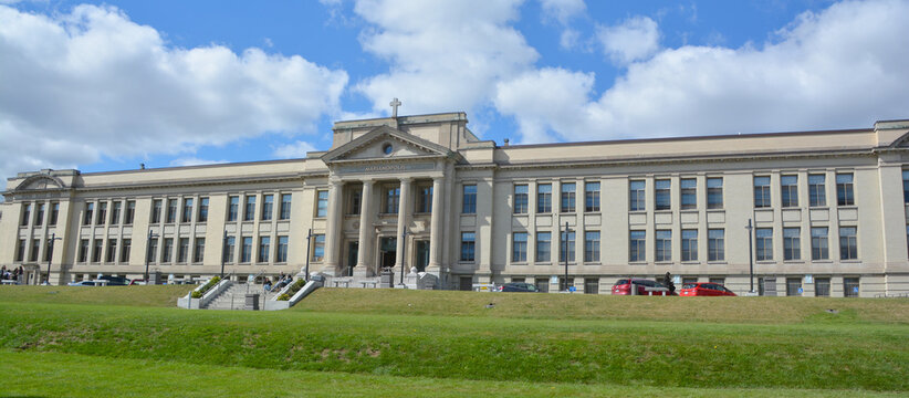 MONTREAL QUEBEC CANADA: Marianopolis College is Quebec only private English-language pre-university college. Located in Westmount, Quebec, Canada