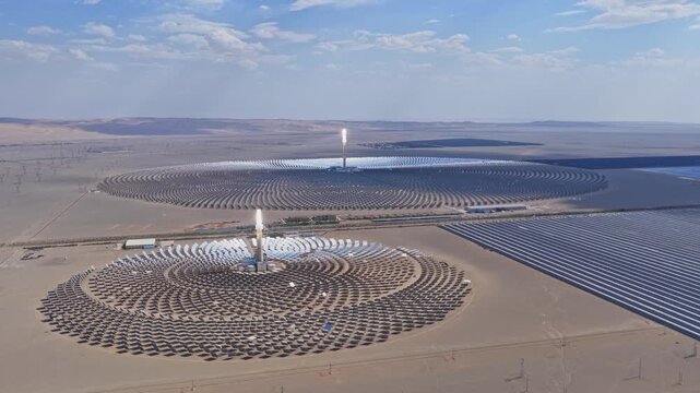 Molten salt tower solar thermal power plant, new energy, super mirror power plant, prism tower