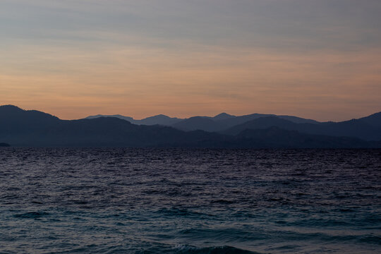 Serene Ocean View at Dusk