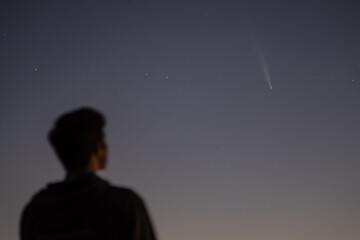 Me looking at a comet © Nathan