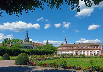 Lustgarten mit Orangerie und Schloss in Erbach © Wilm Ihlenfeld