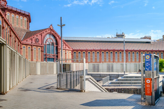 Sant Antoni Market (Mercat de Sant Antoni) Exterior, Barcelona, Historic Cast Iron Architecture, Pedestrian Ramp