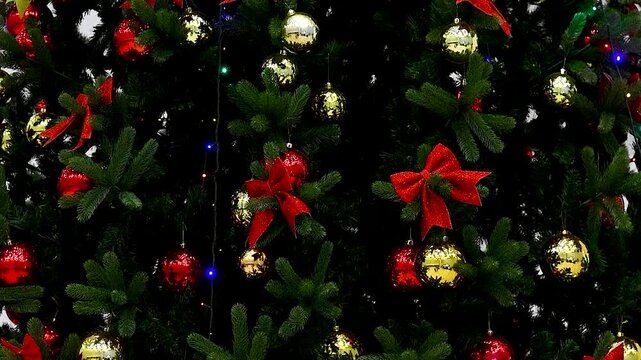 Christmas tree with toys