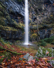 Waterfall of the jets in the clearing of a forest in Courel © Luis Vilanova