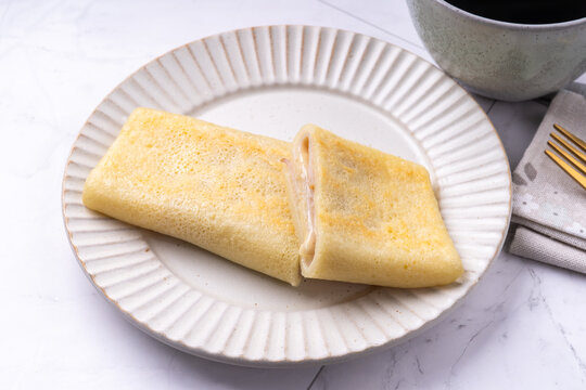 ハムとチーズの米粉クレープ