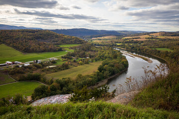 Obraz premium Wyalusing Rocks Scenic overlook of Susquehanna river and a Dutch village Pennsylvania. PA route 6.