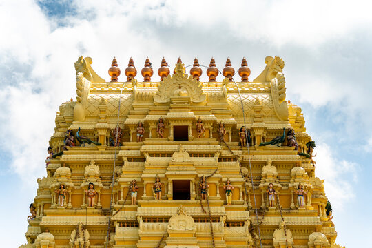 Rajagopuram du temple Maviddapuram Kanthaswamy &ndash; Jaffna, Sri Lanka