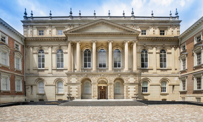 Fototapeta premium Osgoode Hall Ontario Courthouse for the Court of Appeals and Superior Court for the Provence of Ontario 