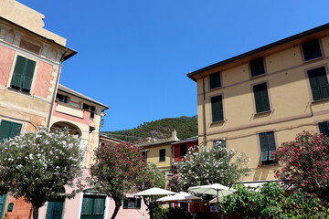 Fototapeta premium Mediterrane Häuser in Bonassola in LIgurien