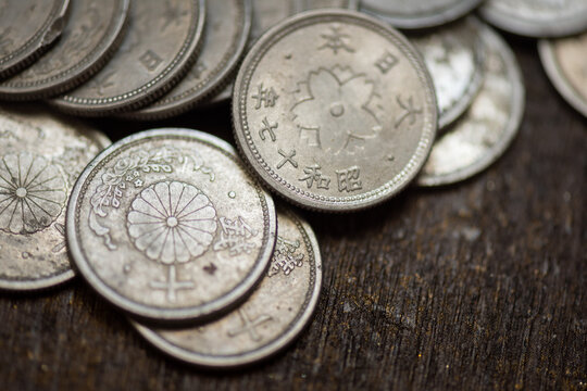 Showa Era Japanese 10 Sen Coin Collection
