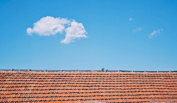 bule and house roof 