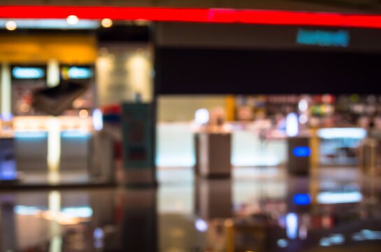 Blurred bar in the night club