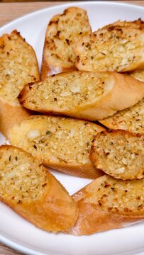 Garlic bread and butter slice 