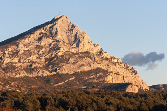 Montagne Sainte-Victoire glowing in the evening light, Provence, Bouches-du-Rh&ocirc;ne, France.
