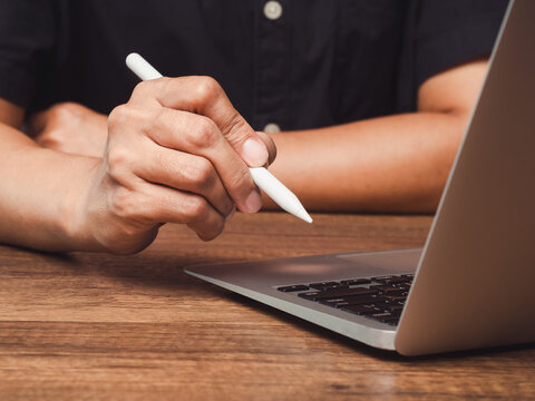 Using Stylus with Laptop for Digital Work