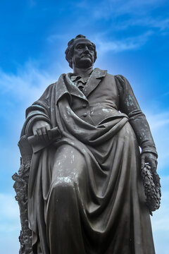 Johann Wolfgang von Goethe bronze statue in Frankfurt Main