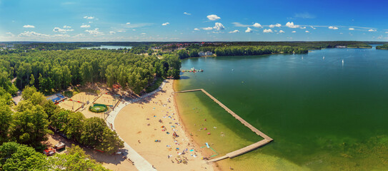 Olsztyn. Jezioro Krzywe /Ukiel/.Plaża miejska.  © Janusz Lipiński