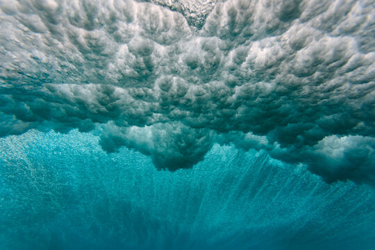 Maledives, Ocean, underwater shot, wave